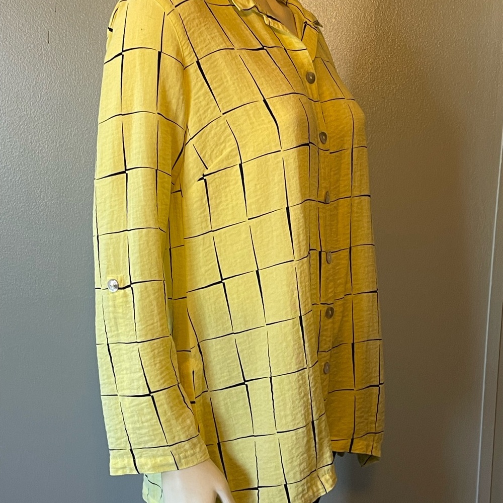 John Mark, Plaided Button Down Shirt. - image 4